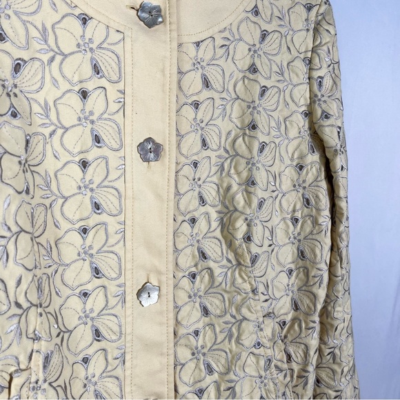 Doncaster Sport Yellow Floral Perforated Button Front Blazer Jacket Size 6 Coat - Picture 3 of 6